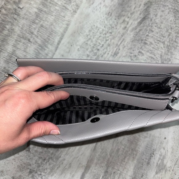 Small Purse - Picture 2 of 9